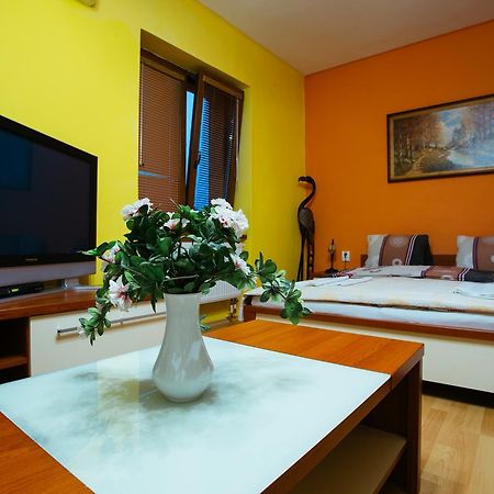 Hotel Central Sala エクステリア 写真
