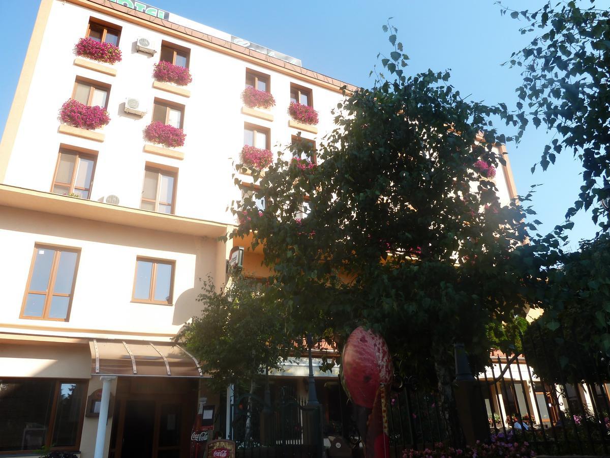 Hotel Central Sala エクステリア 写真