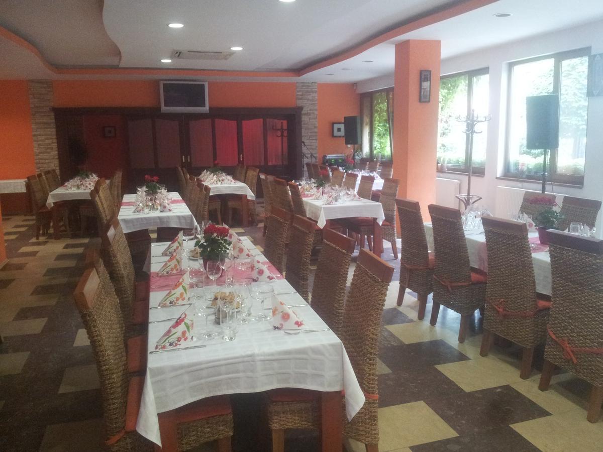 Hotel Central Sala エクステリア 写真