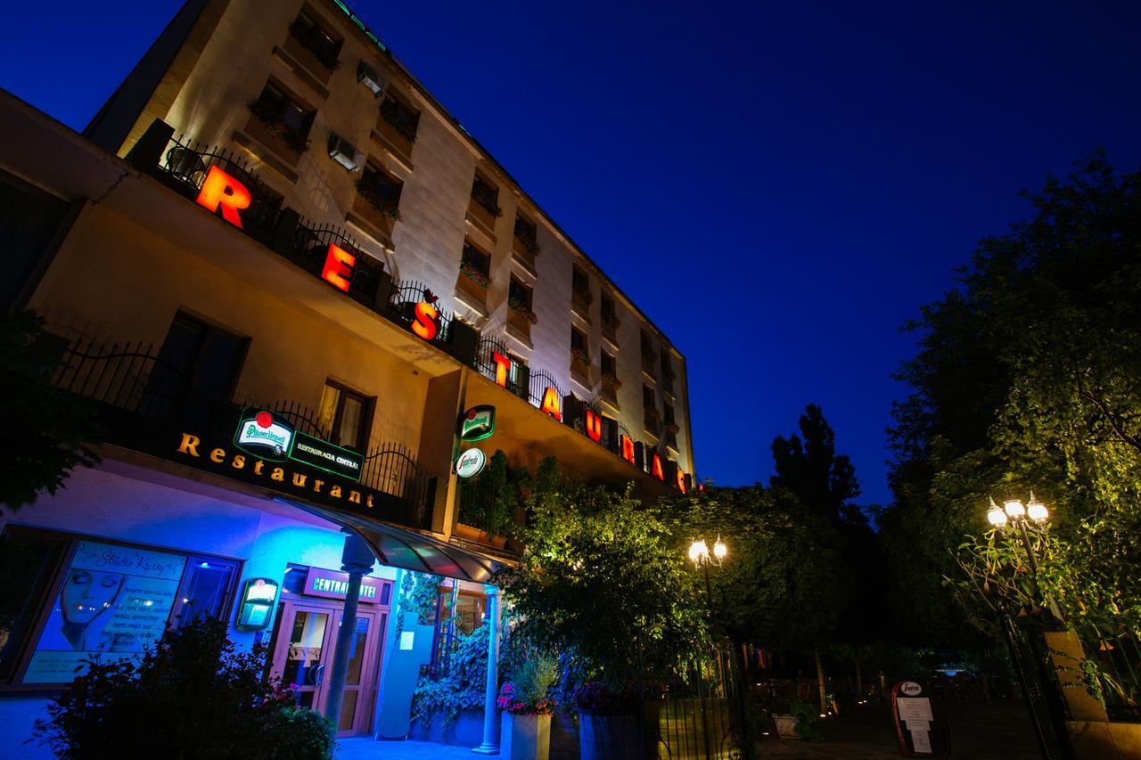 Hotel Central Sala エクステリア 写真